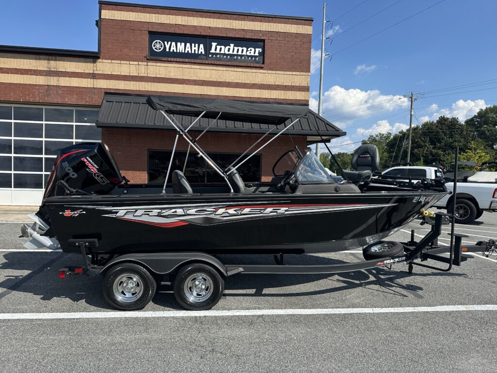 2023 Tracker V-19WT